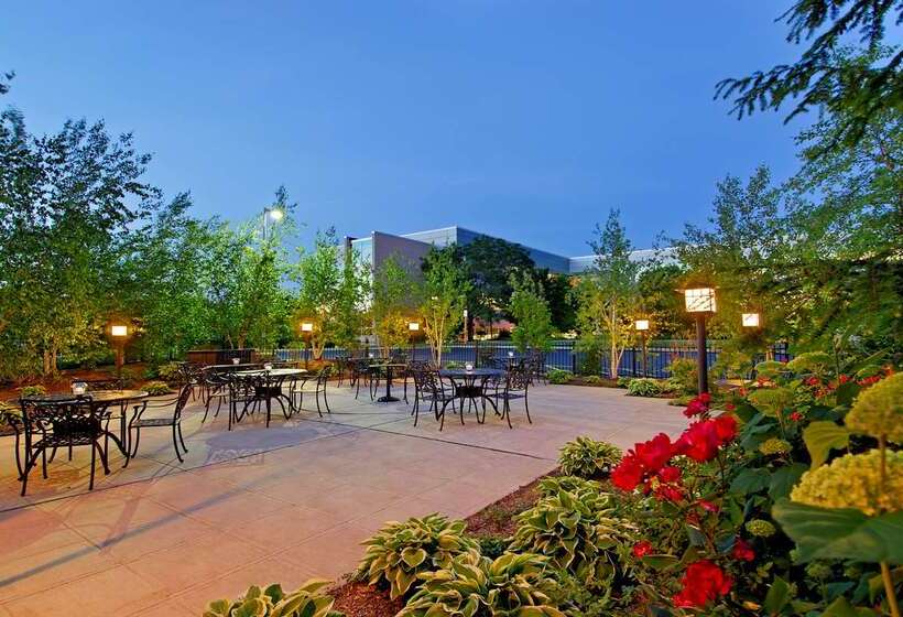 فندق Hilton Garden Inn Rockaway