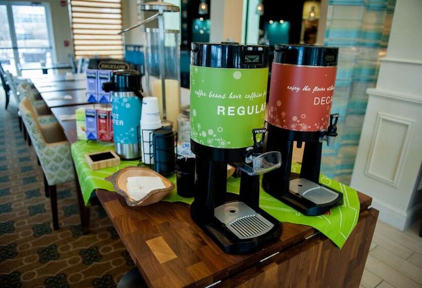 فندق Hilton Garden Inn Rockaway