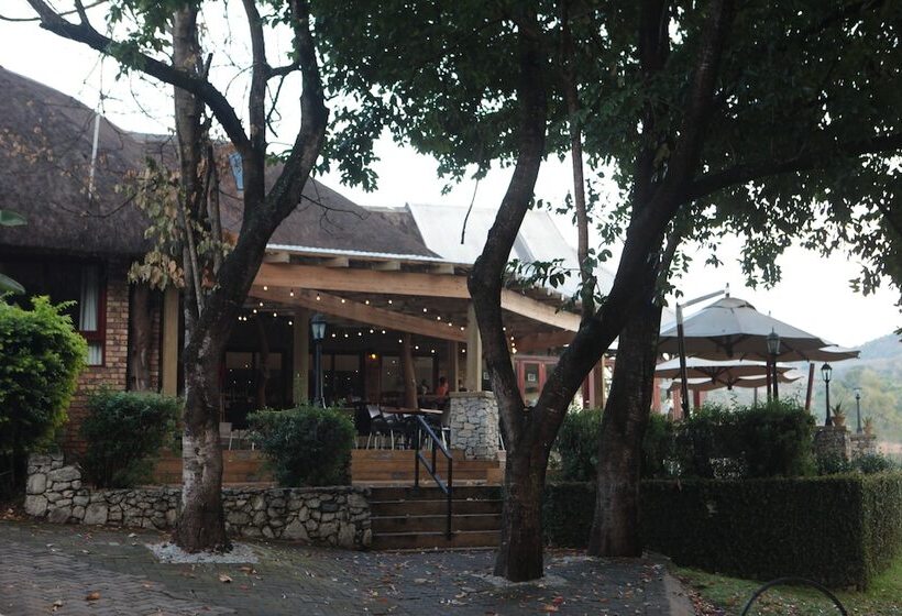 Отель Hippo Hollow Country Estate