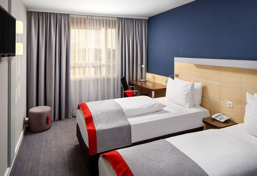 בית מלון כפרי Holiday Inn Express Düsseldorf   City North, An Ihg