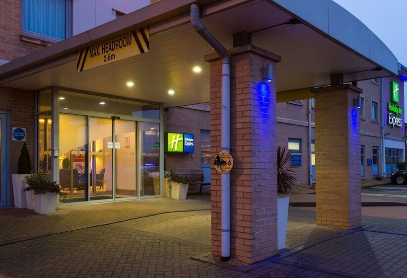 בית מלון כפרי Holiday Inn Express East Midlands Airport, An Ihg