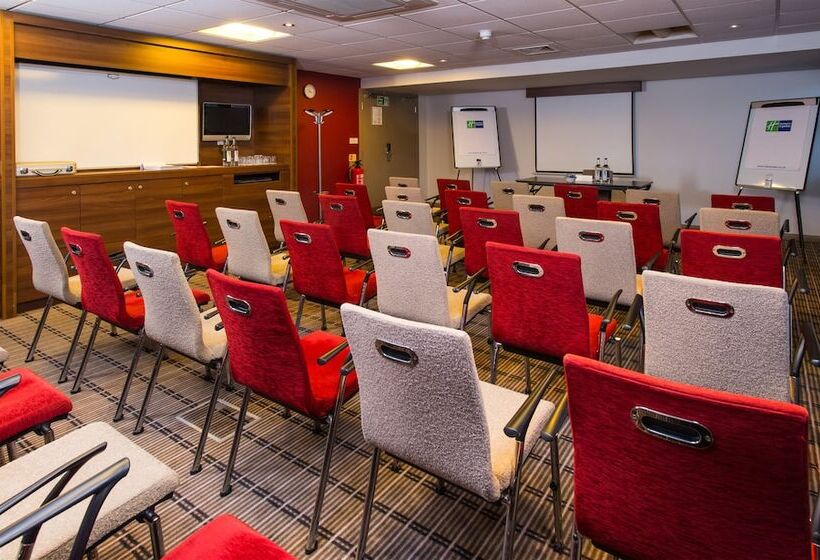 ホテル Holiday Inn Express East Midlands Airport, An Ihg