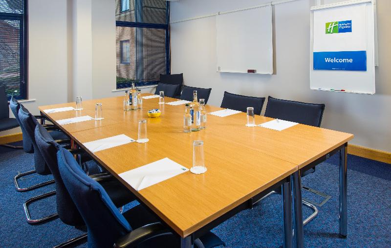 ホテル Holiday Inn Express Milton Keynes, An Ihg