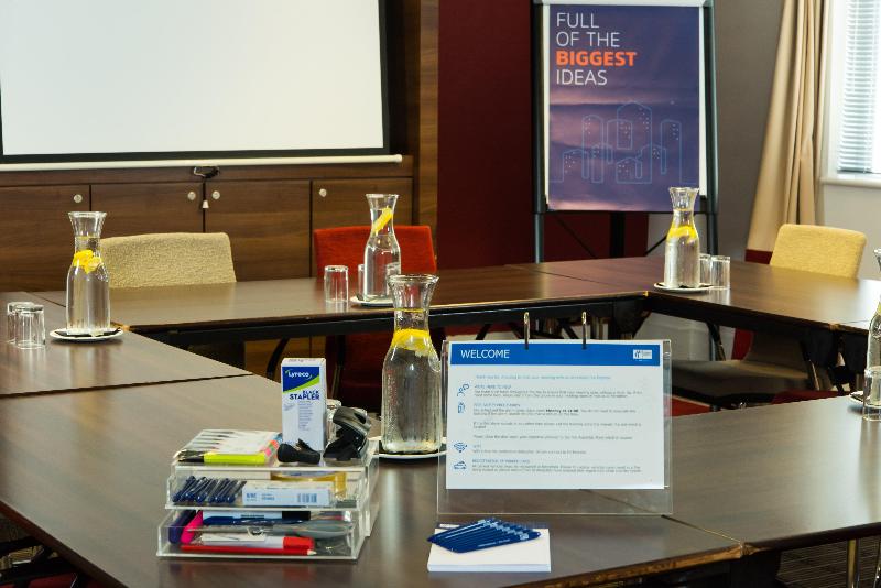 ホテル Holiday Inn Express Milton Keynes, An Ihg