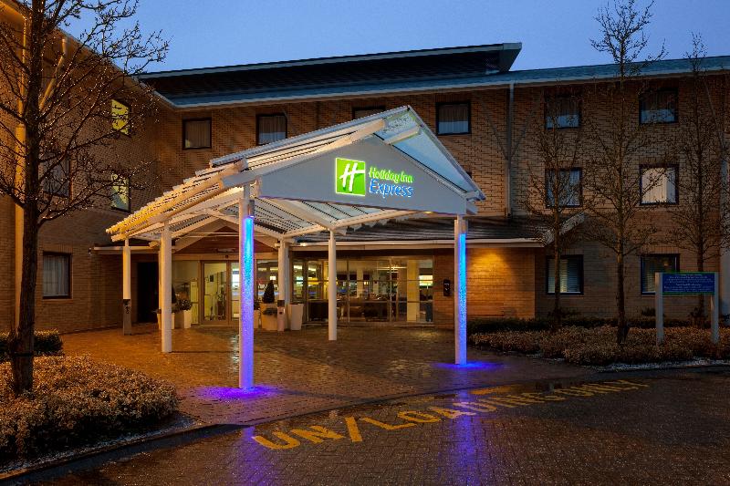 ホテル Holiday Inn Express Milton Keynes, An Ihg