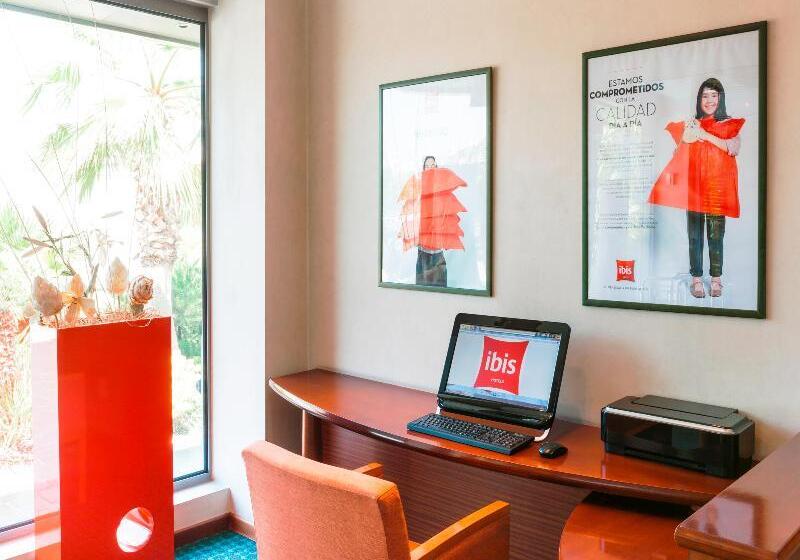 فندق Ibis Valencia Bonaire Aeropuerto