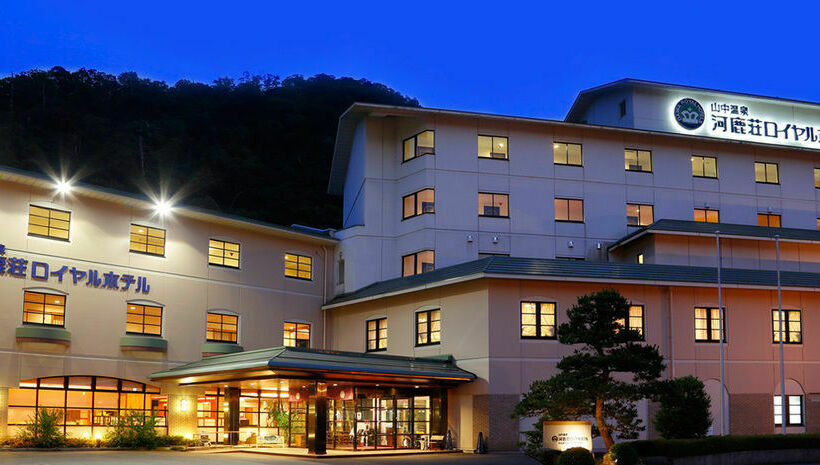 Отель Royal Yamanaka Onsen Kajikaso