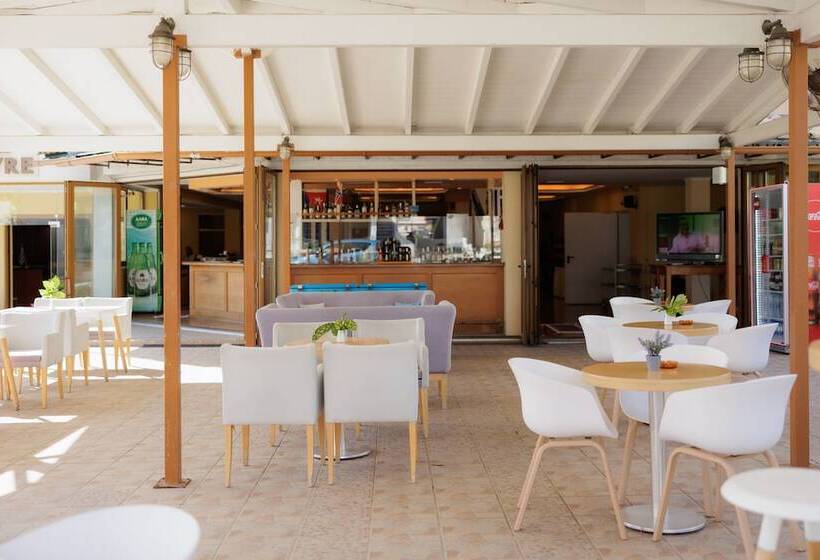 בית מלון כפרי Louvre