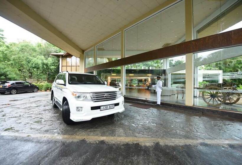 ホテル Mandara Rosen Yala, Kataragama