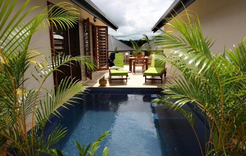 هتل Mangoes Resort