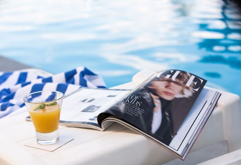 Отель Mantra Ettalong Beach