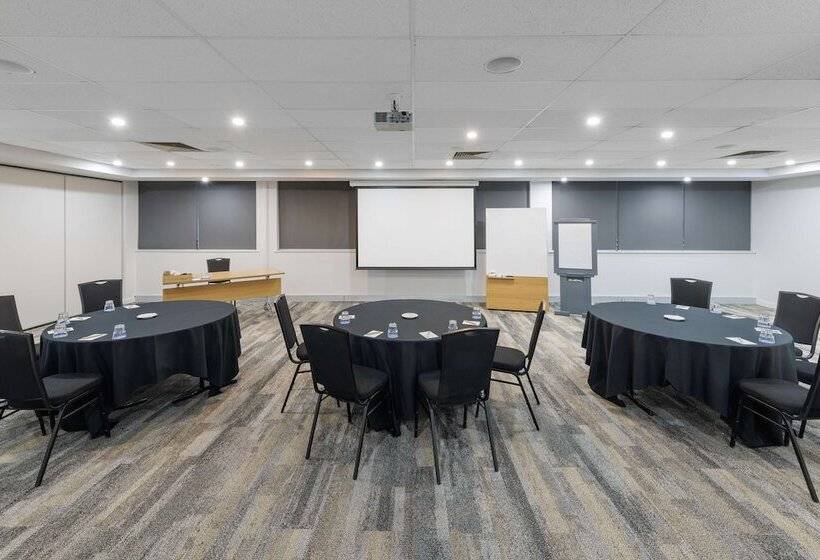 ホテル Oaks Perth