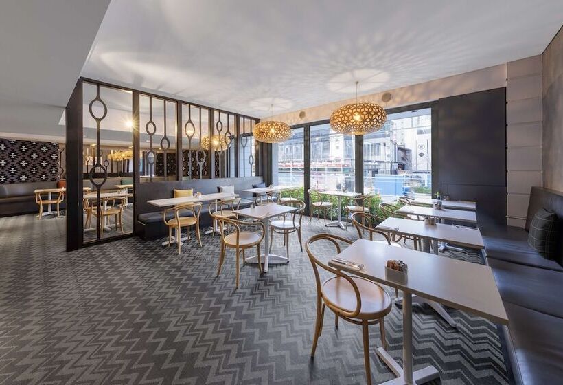 ホテル Oaks Perth