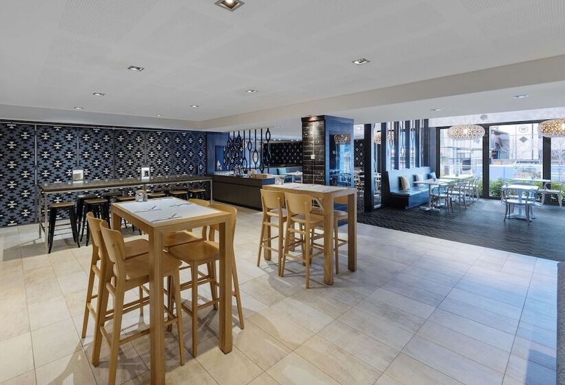 ホテル Oaks Perth