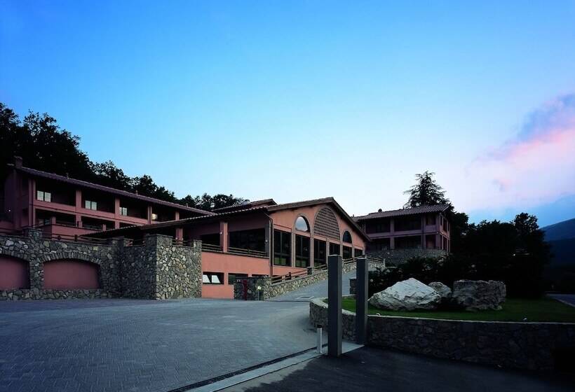 فندق Meridiana Country