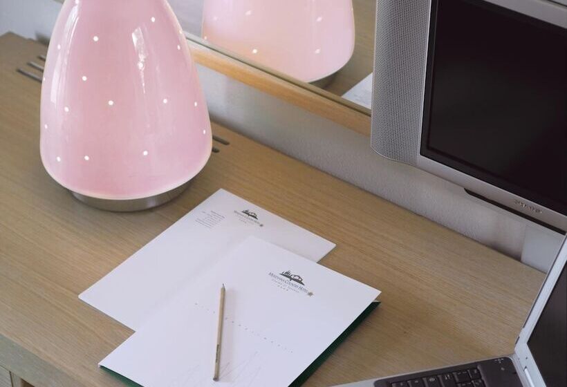 فندق Meridiana Country