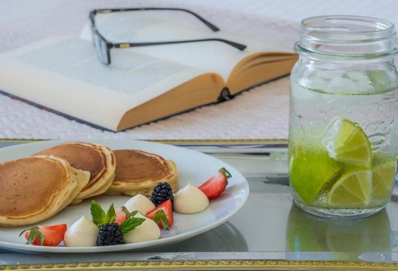 Отель Naxos Palace