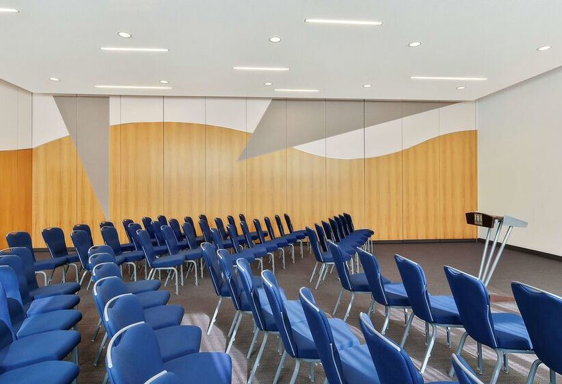 בית מלון כפרי NH Mannheim Viernheim