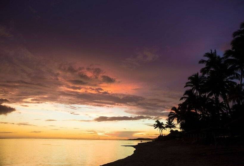 فندق Outrigger Fiji Beach Resort