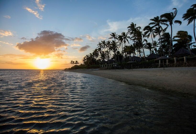 فندق Outrigger Fiji Beach Resort