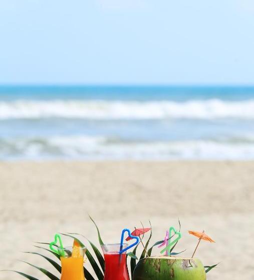 בית מלון כפרי Palm Beach Resort & Spa