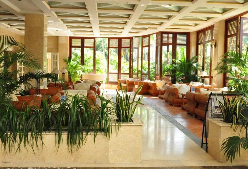 בית מלון כפרי Palm Beach Resort & Spa