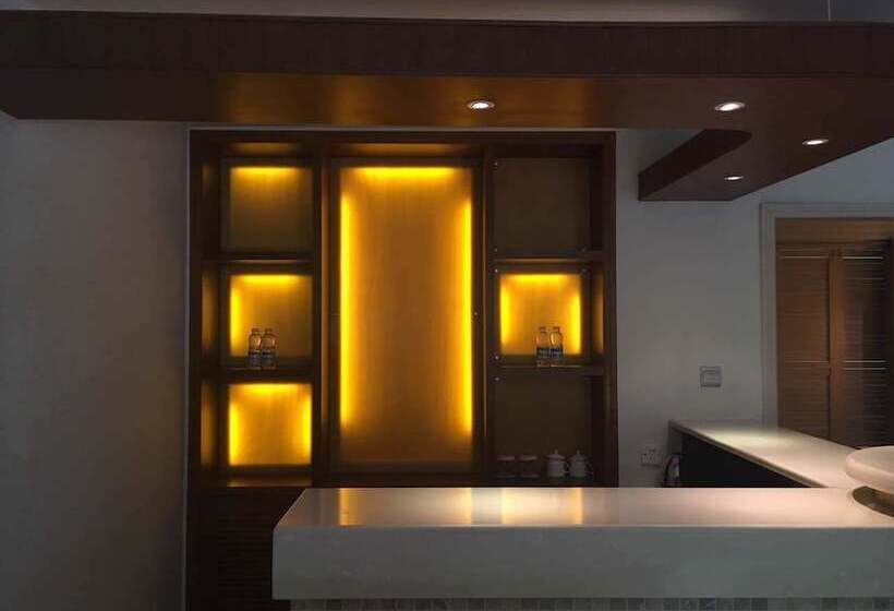 בית מלון כפרי Palm Beach Resort & Spa