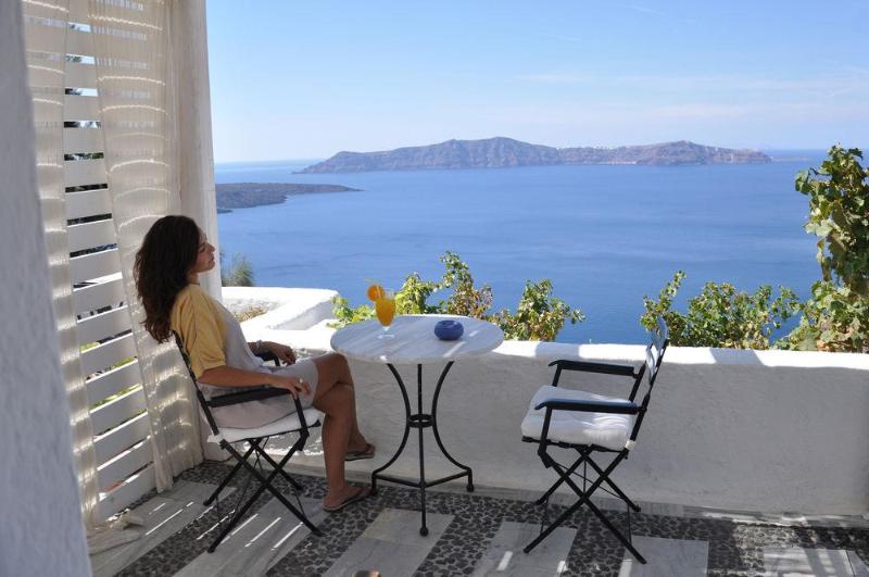 Hôtel Porto Fira Suites