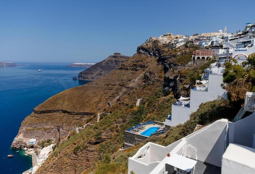 Hôtel Porto Fira Suites