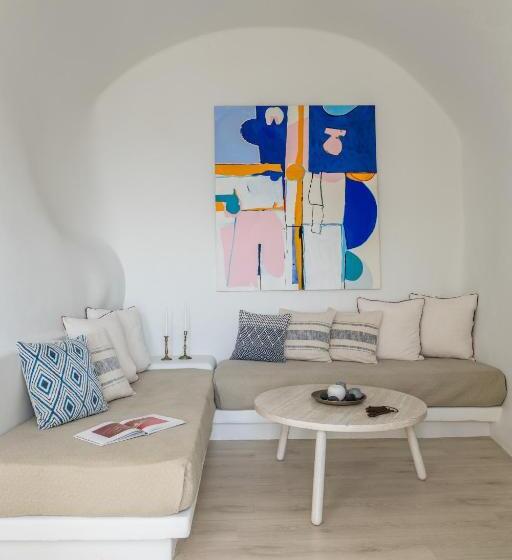 Hôtel Porto Fira Suites