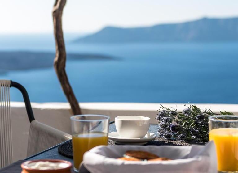 Hôtel Porto Fira Suites