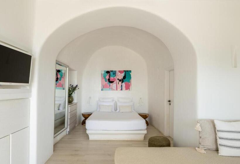 Hôtel Porto Fira Suites