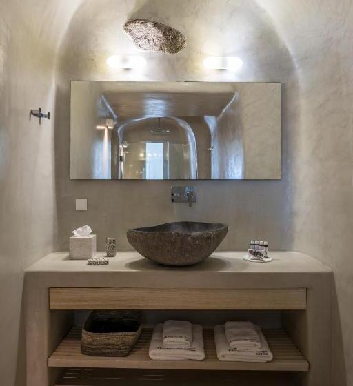 Hôtel Porto Fira Suites