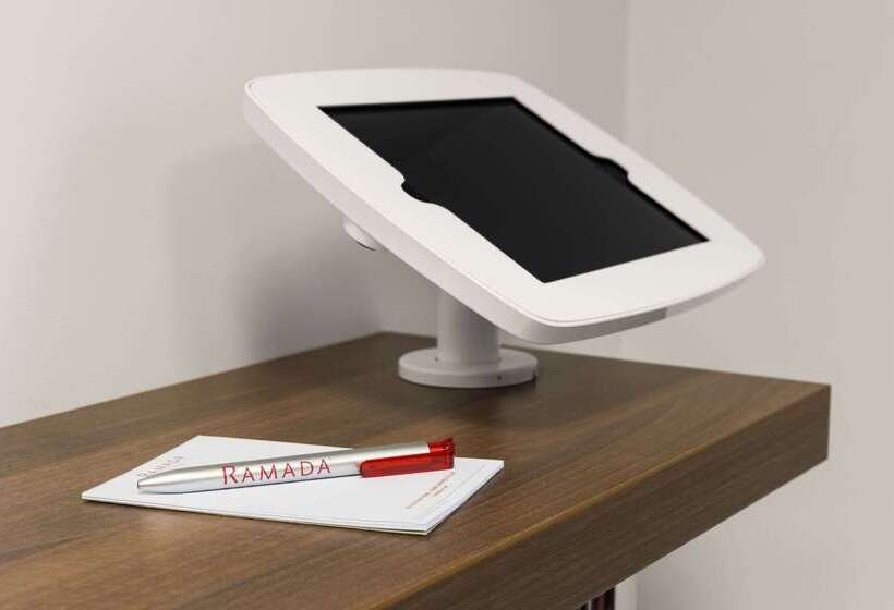 فندق Ramada London Stansted Airport