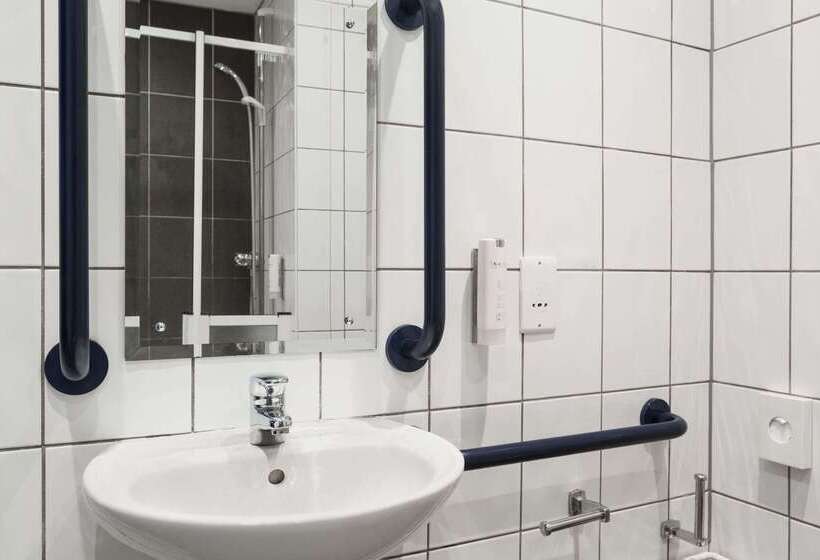 فندق Ramada London Stansted Airport