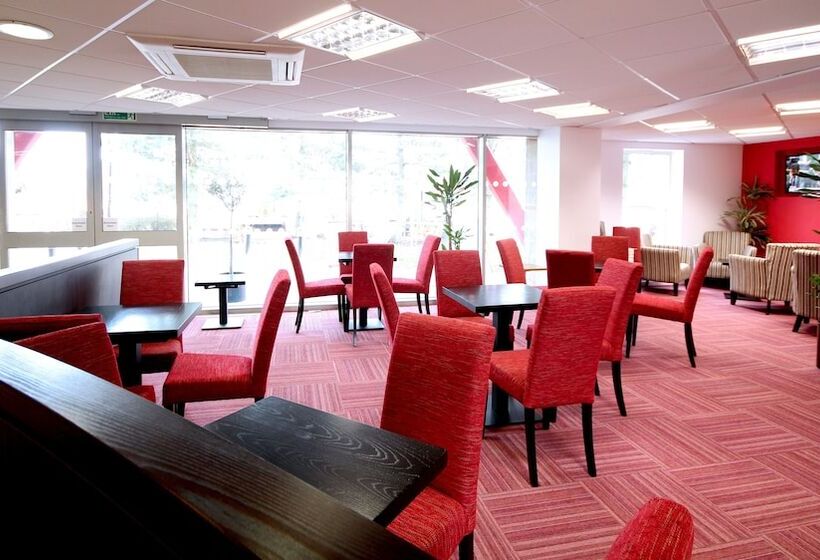 فندق Ramada London Stansted Airport