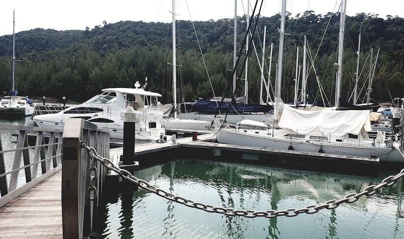 בית מלון כפרי Rebak Island Resort & Marina