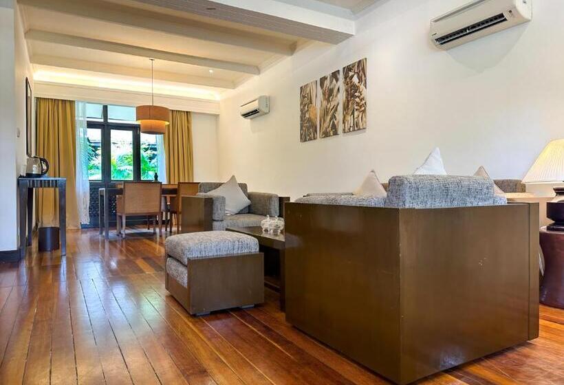 בית מלון כפרי Rebak Island Resort & Marina