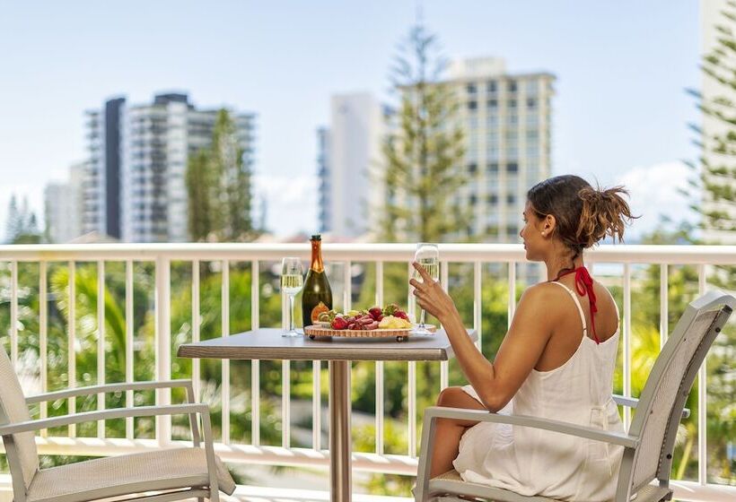 هتل Sovereign On The Gold Coast