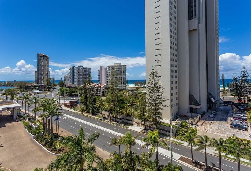 Отель Sovereign On The Gold Coast
