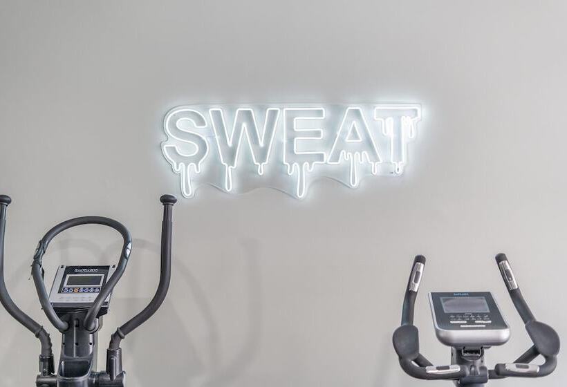 هتل Sovereign On The Gold Coast