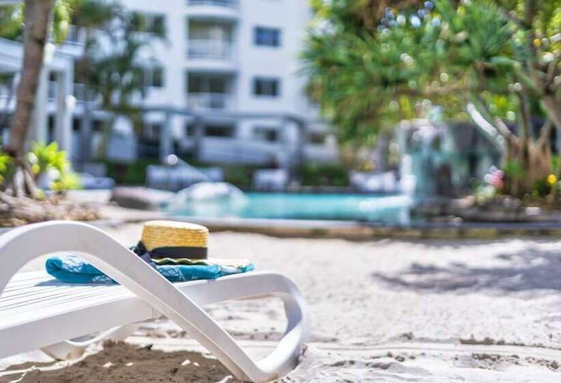 Отель Sovereign On The Gold Coast