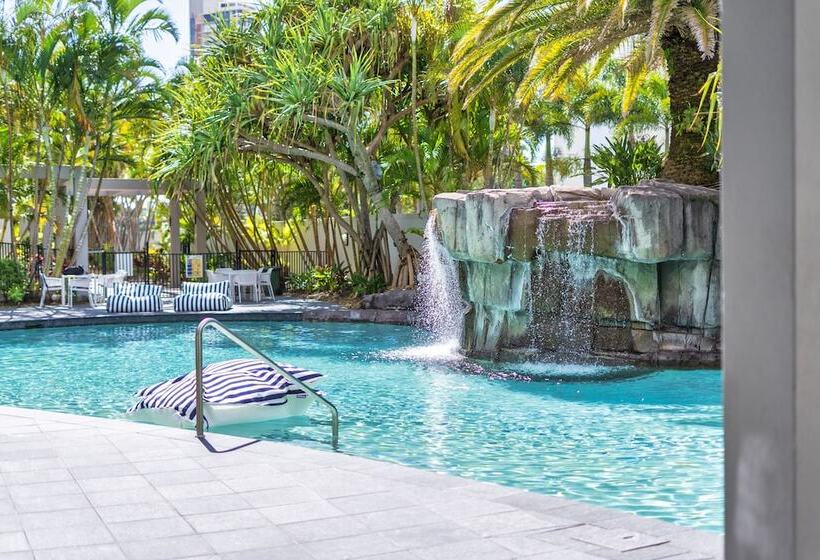 Отель Sovereign On The Gold Coast