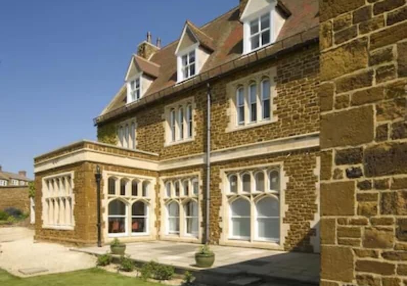 ホテル The Golden Lion