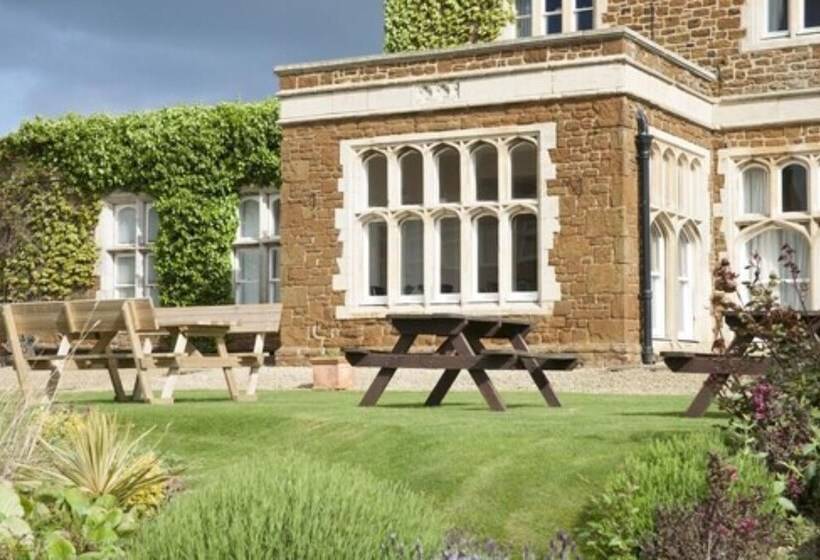 ホテル The Golden Lion