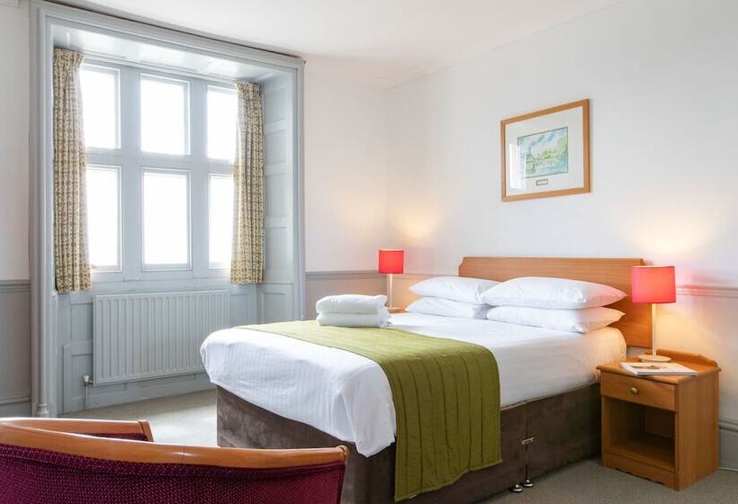 ホテル The Golden Lion