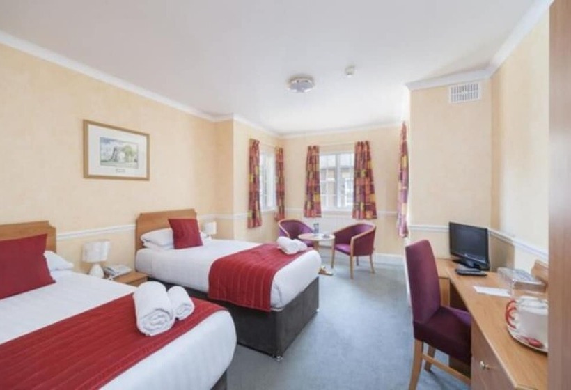 ホテル The Golden Lion