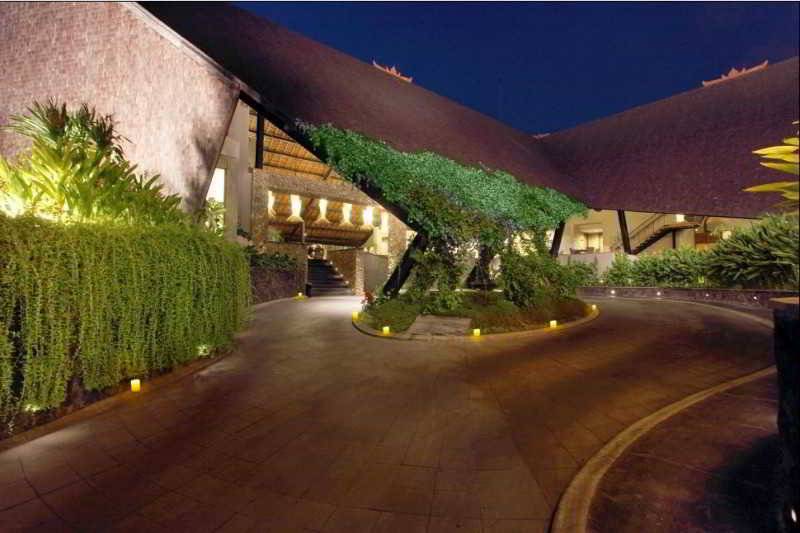 호텔 The Oasis Beach Benoa