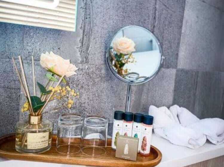 ホテル The Orchid