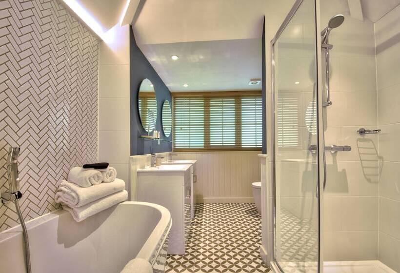 ホテル The Orchid